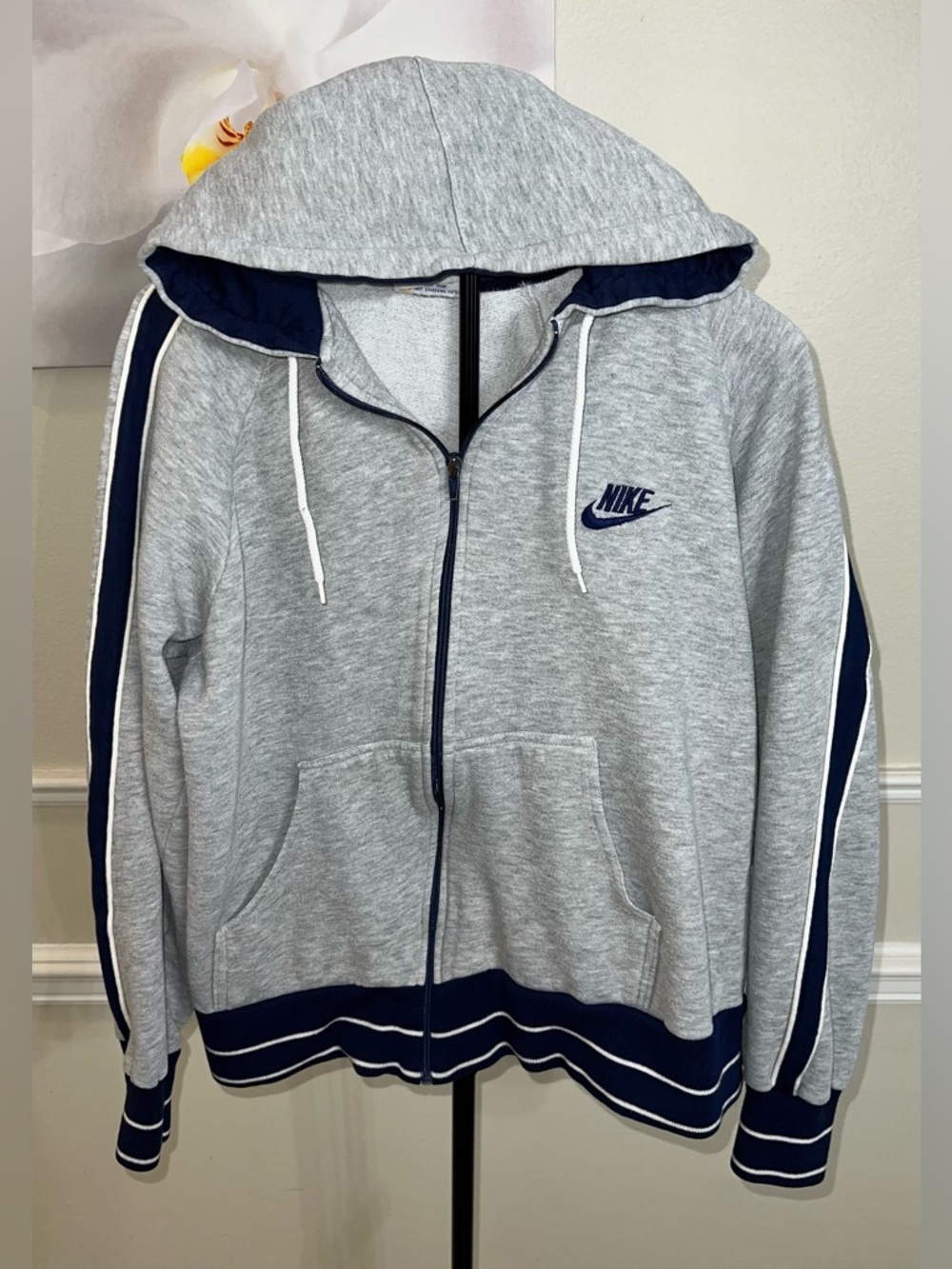 NIKE Vintage Blue Label Full Zip Grey & Blue Striped Hooded Jacket! Size Large.